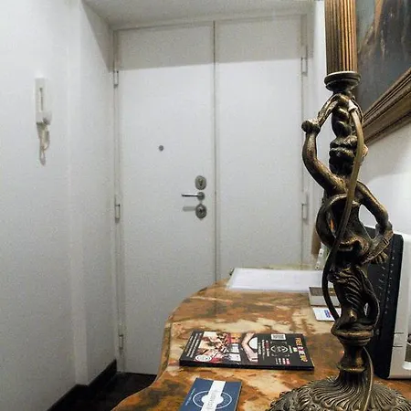 Noble Apartment *